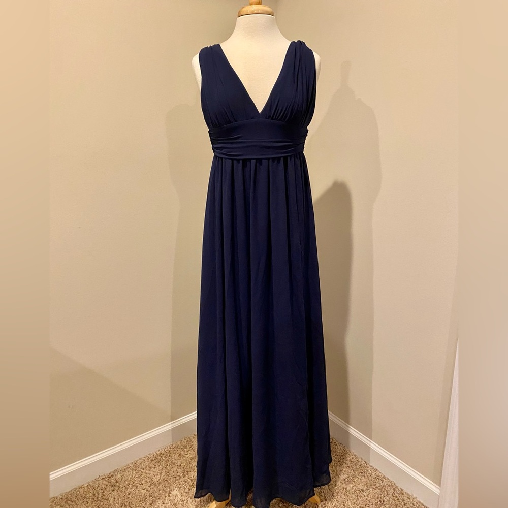Lulu’s Elegant Navy Blue Evening Gown